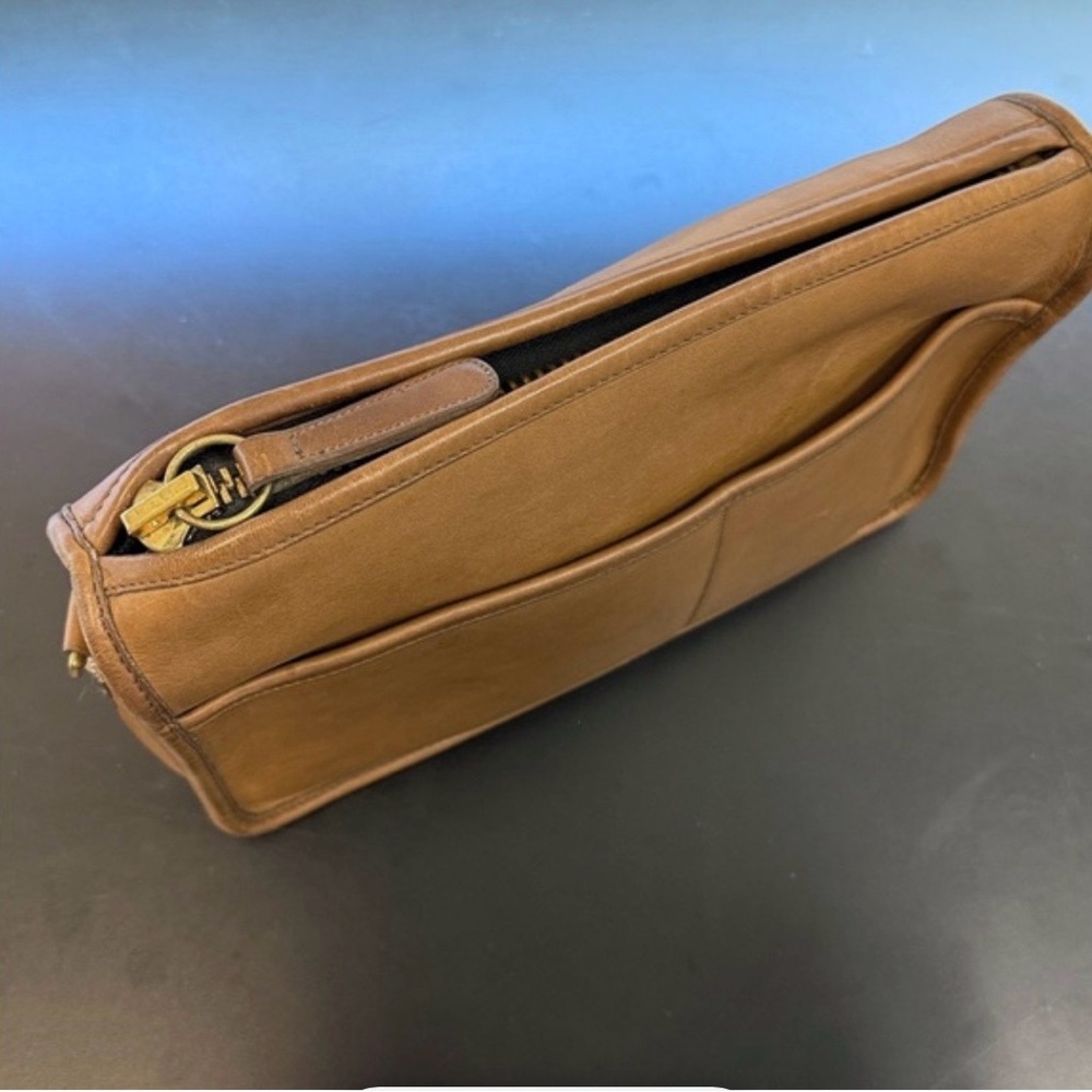 COACH Vintage 
Companion 9300 Shoulder Bag, tobacco - Picture 7 of 9